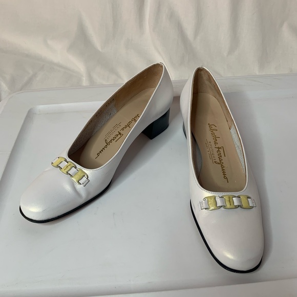 Salvatore Ferragamo women’s low block heel shoes size6 1/2 AA round toe leather